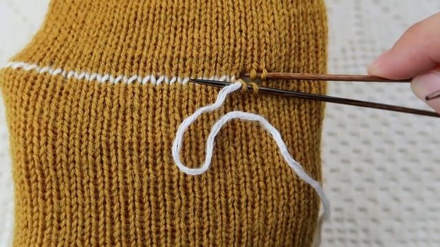 НОСКИ С "ЗАБЫТОЙ" ПЯТКОЙ. КАК ОСТАВИТЬ/ПОДНЯТЬ ПЕТЛИ И ИЗБАВИТЬСЯ ОТ ДЫРОК ПО КРАЯМ || Начни вязать смотреть онлайн
