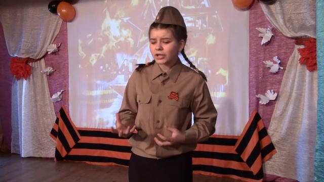 "Детский ботинок" читает Домаренко Виктория Александровна, 14 лет (автор Сергей Михалков)
