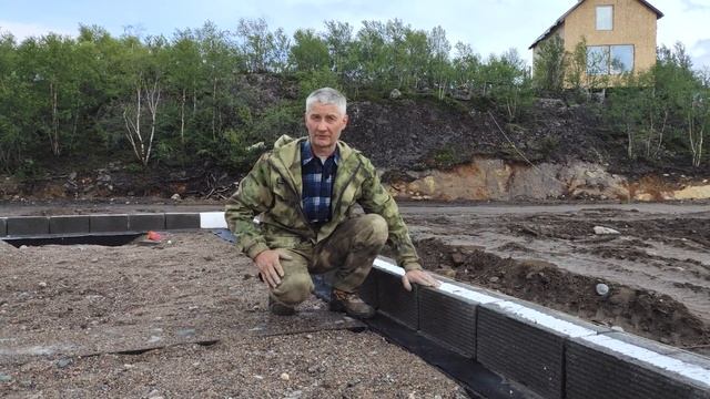 СТРОЙКА ГЛАЗАМИ НОВИЧКА [3] - Поясные (Ложковые) Блоки / Как выставить углы / И прочее. смотреть онлайн