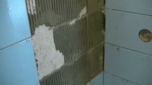 Как уложить переложить плитку в углу ванной
