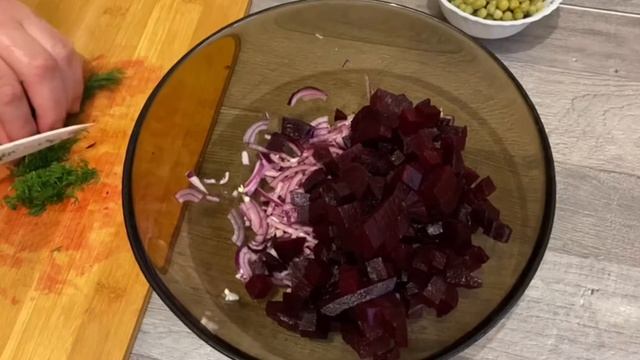 Яркий Свекольный салат.ПОЛЕЗНО.ВКУСНО.ЛЕГКО #еда#салат#полезно#вкусно#легко смотреть онлайн