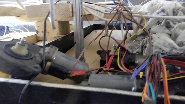 Как подключить моторчик стеклоподъёмника к компьютерному блоку питания ...