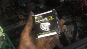 НЕ ГРЕЕТ ПЕЧКА. замемена ТЕРМОСТАТА. УСТРАНЯЕМ ТЕЧЬ АНТИФРИЗА GOLF 4