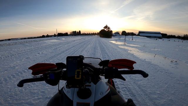 YAMAHA NYTRO ACCELERATION AND TOP SPEED TEST смотреть онлайн