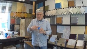 Что лучше: обои или декоративная штукатурка? Стоит ли клеить бумагу на стены?