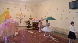 ТАНЕЦ С ЗОНТИКАМИ старшая группа