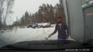 Дворник на заправке Лукойл