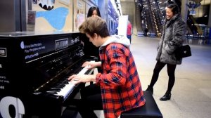 DANCE MONKEY METRO STATION PIANO PERFORMANCE LONDON