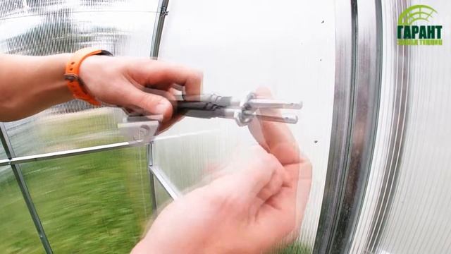 Установка автомата на дверь теплицы Завода Гарант. Доводчик на дверь / Завод теплиц Гарант смотреть онлайн