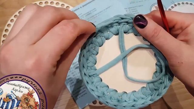 Обвязка деревянного донышка трикотажной пряжей без обрезания нити. Два способа. смотреть онлайн