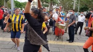 Yajaira DANCING "Jugo de Piña"