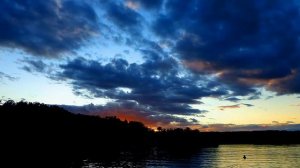 Футаж Небо и Облака Вечером над Рекой. Футаж Небо Облака Вечер. Видеофутажи. Футажи для видеомонтаж