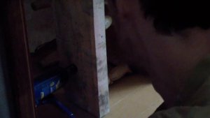 Сдвигаю груженые шкафы бутылочным домкратом!