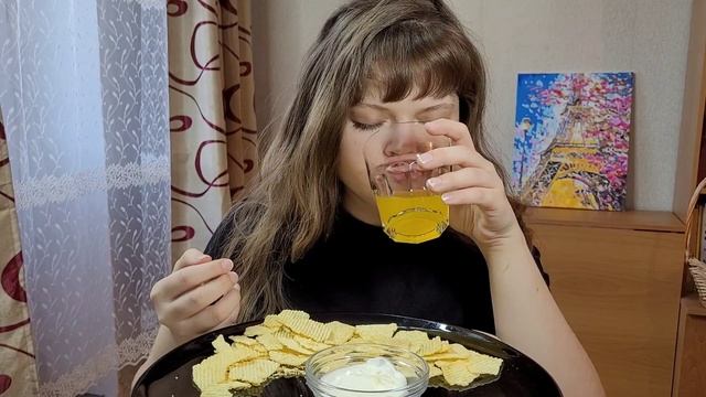 Мукбанг - Чипсы Lays смотреть онлайн