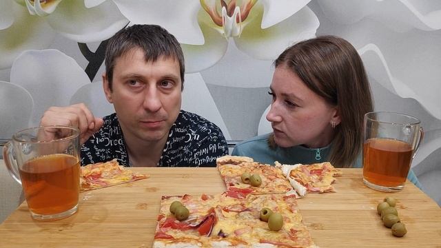 МУКБАНГ ДОМАШНЯЯ ПИЦЦА НА СЛОЁНОМ ТЕСТЕ | MUKBANG HOMEMADE PIZZA ON PUFF PASTRY