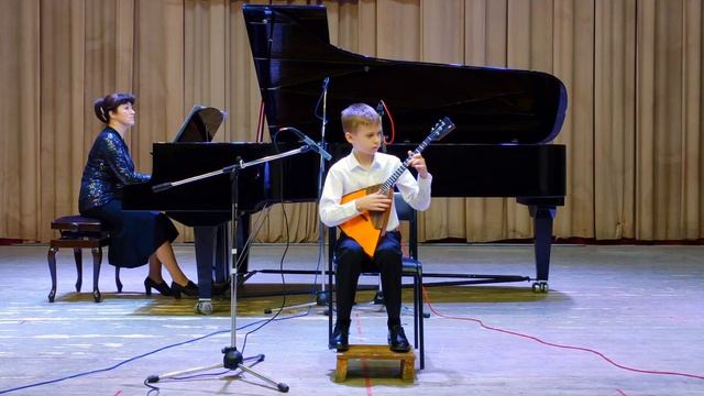 И. Тамарин "Старинный гобелен" исп. Денис Кузнецов (балалайка). Климовская ДМШ. смотреть онлайн