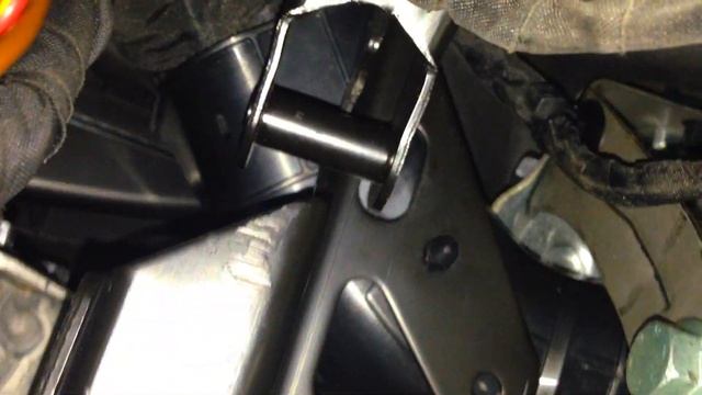 Cнятие сервопривода климатконтроля. Часть 1. Passat B6. TDI 2.0. Avant. смотреть онлайн