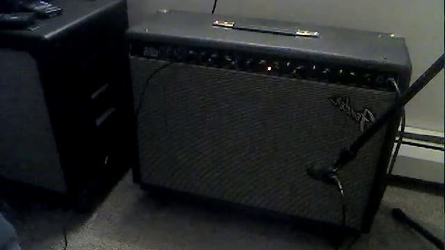 Fender Ultimate Chorus Blues смотреть онлайн