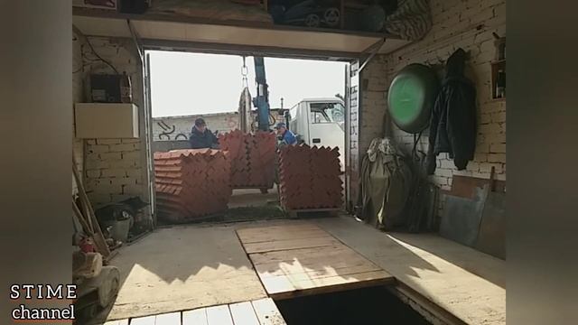 Смотровая яма в гараже своими руками, кладка кирпичей, утепление и бетонирование пола.