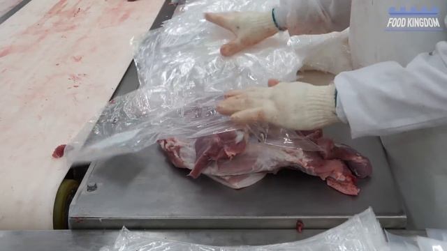 압도적인 현장! 해체 달인들이 모인 제주도 최대 흑돼지 가공 공장(연매출 300억) / Korean Pork Mass Processing Factory смотреть онлайн
