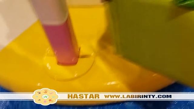 детский лабиринт-карусель качели