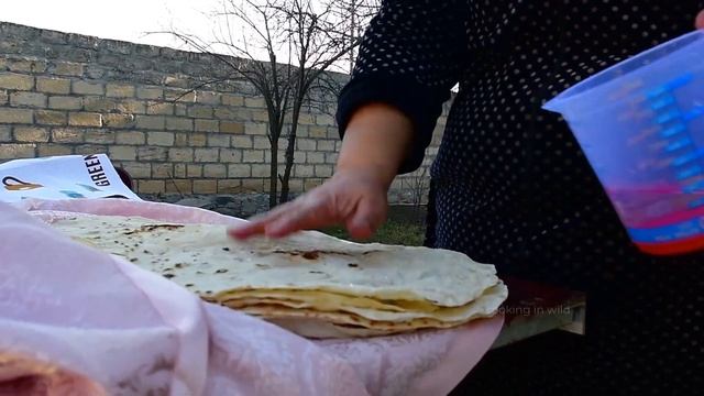 Grandma Making Special Breakfast with Samovar Tea! Azerbaijan Country Life смотреть онлайн