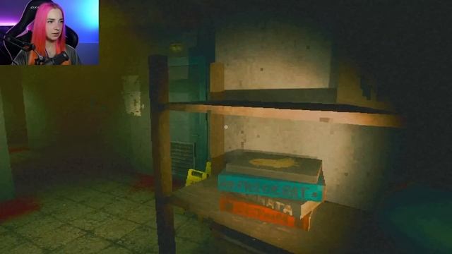 КТО ЖИВЕТ в КРАСНОМ ХОЛОДИЛЬНИКЕ? ► The Fridge Is Red