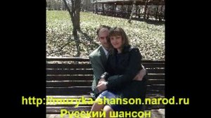 ты стоишь одна у парапета