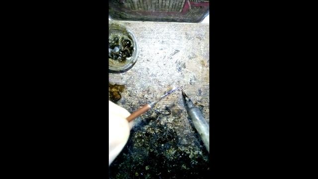 как спаять два провода паяльником?