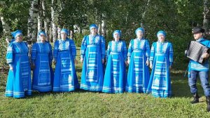 Вокальный ансамбль "Зоренька" - Над окошком месяц