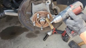 FORD FUSION (Mondeo) 2013-2020 Замена передних тормозных дисков и колодок.