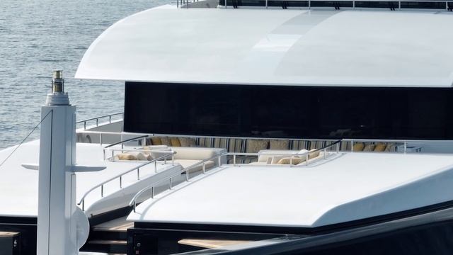 LOON 221 | The only walkthrough of the iconic 221' 5" (67.5m) superyacht | For charter with IYC смотреть онлайн