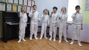 Шли сорок мышей