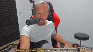 Fredguitarist объяснил, почему он красный, как спелый томат