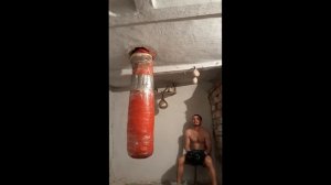 Два раунда по 3 минуты , работа с грушей