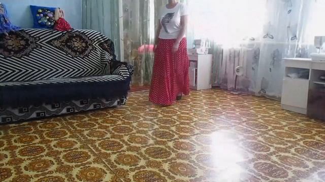 Сшила  юбку  с ярусами. Юбка  в пол.
