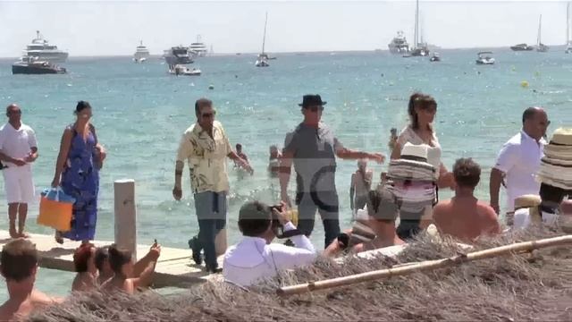 Sylvester Stallone family on the BEACH in Saint Tropez смотреть онлайн