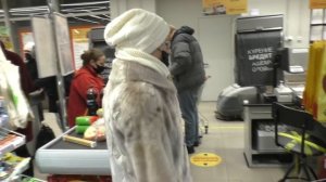 БОРЗАЯ ПРОДАВЩИЦА КИДАЕТСЯ НА КАМЕРУ / БИЛЛА ТРАВИТ ДЕТЕЙ /ЗАПРЕТ СЬЕМКИ / ПАРАШНИК НАПАЛ НА БЛОГЕР