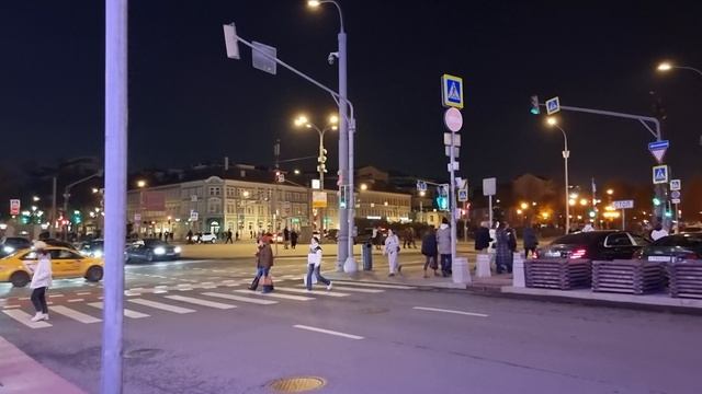 1ч)11ноября,ПЕТРОВСКИЙб-р&РОЖДЕСТВЕННСКИЙб-р#?АяИдуШАГАЮпоМоскве23#ВиртуАЛЬноеОКНОвРеАЛЬность?