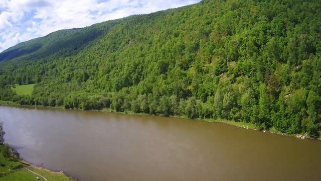 пасем коров при помощи квадрокоптера hubsan смотреть онлайн