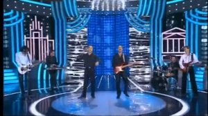 Веселые ребята в белом платье с пояском 2013