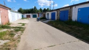 Самый простой самокат-мотик из гироскутера.