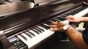 Yamaha Clavinova CLP-645 Demo