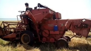 Зерноуборочный мини комбайн + тюкопресс. Mini combine harvester + bale press.