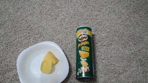 #82: Чипсы PRINGLES CHEESE & ONION СЫР И ЛУК. Тихая Речь / ASMR / АСМР на русском