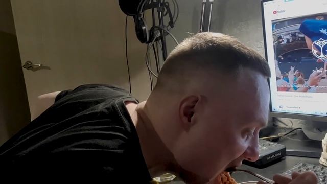 Пробуем самую острую лапшу Samyang 2хSpicy ! смотреть онлайн