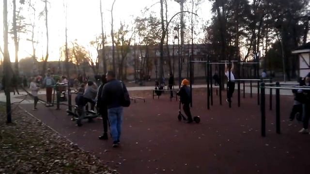 Брянск вернулись очереди в Майском парке смотреть онлайн