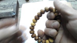 Бусы из дерева, легко и просто.