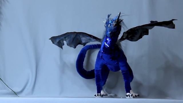 игрушка синий дракон в смешанной технике смотреть онлайн