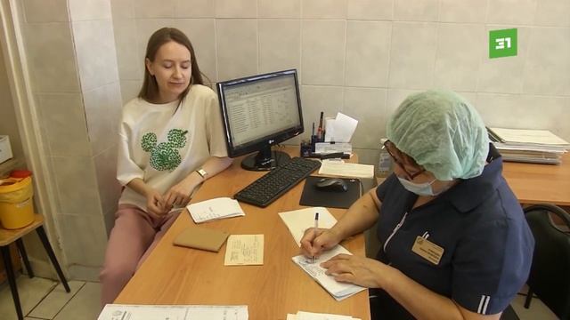 Триколор из гвоздей и ниток. На ж/д вокзале нестандартно отметили День флага смотреть онлайн